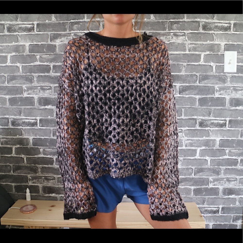 🌟! I.AM.GIA Oversized Knit Netted Sweater - Picture 3 of 9